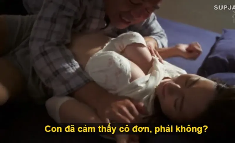 Thấy con trai mãi mê công việc để bạn gái của con trai cô đơn, bố ông xã làm liều đè đụ con dâu